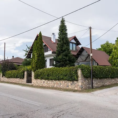 Luxury Traditional Villa Khiliodhendron Exterior photo